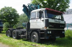 DAF 3300 ATi Turbo Intercooling Sattelzugmaschine mit Ladekran 1985- ~1990