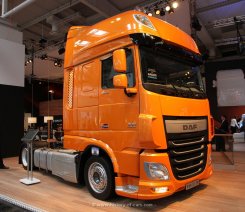DAF XF 460 Sattelzugmaschine Super Space Cab 2014