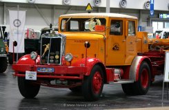 Hanomag ST100 Zugmaschine mit Tieflader und Hanomag K55 Raupe 1947