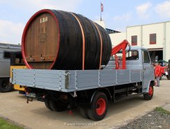 Hanomag-Henschel F65V Pritsche mit Ladekran 1970