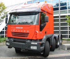 Iveco Trakker 410T48 8x4 Schwerlast-Sattelzugmaschine 2004