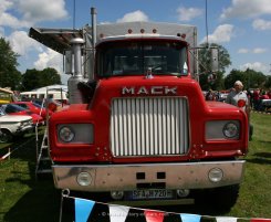 Mack R-600 ex-Sattelzugmaschine 1965-1990