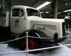 Mercedes-Benz LK325 Kipper 1954