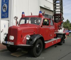 Mercedes-Benz LF311 Feuerwehr Metz DL25 1954