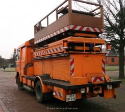 Mercedes-Benz LP kubische Kabine, mittelschwer Oberleitungwartungswagen der Üstra in Hannover 1972