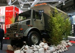 Mercedes-Benz Unimog 437.4 U4000 Koffer Bundeswehr "Lkw 2t tmil gl" 2008